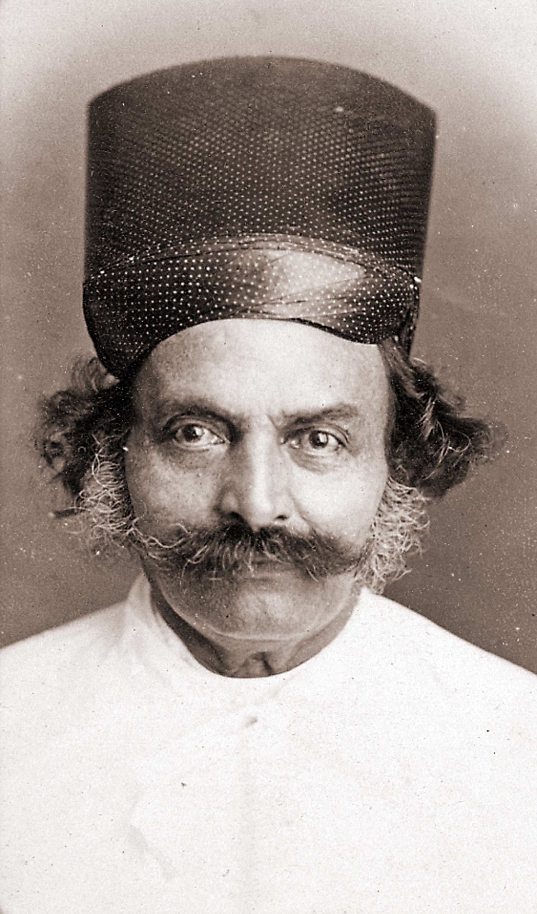 Portrait photograph of Sir Cowasji Jehangir Readymoney, c. 1870