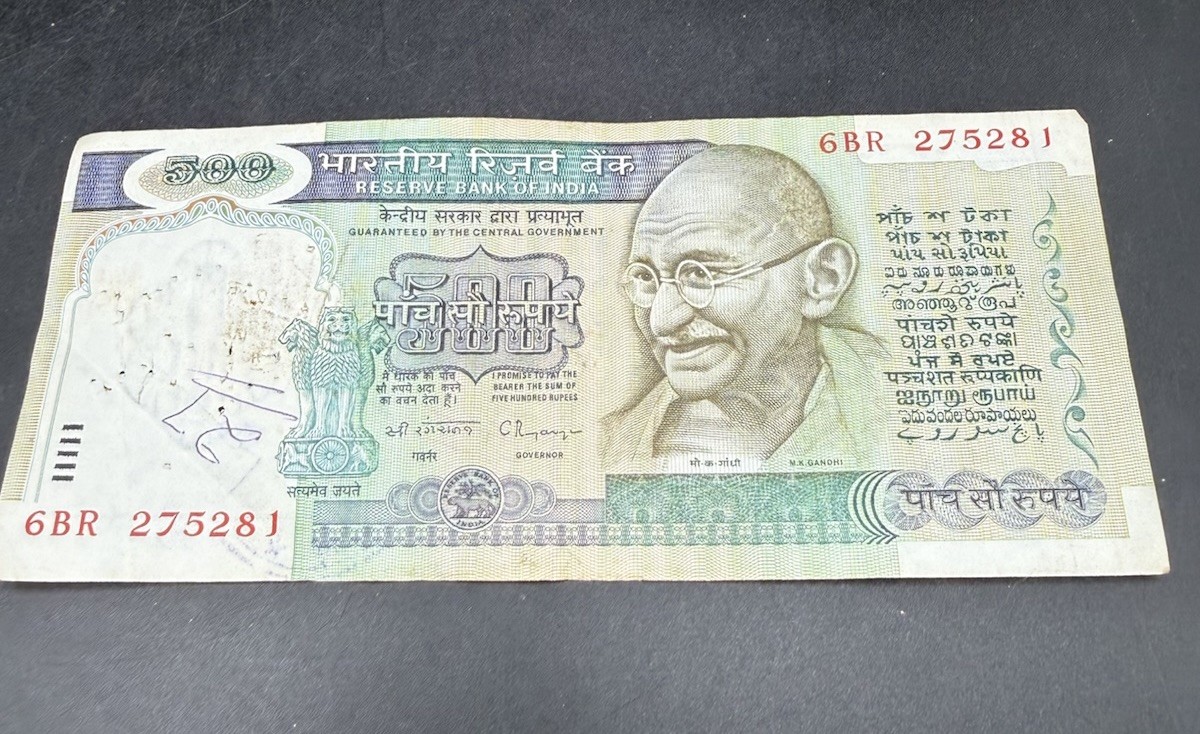 500 Rupees