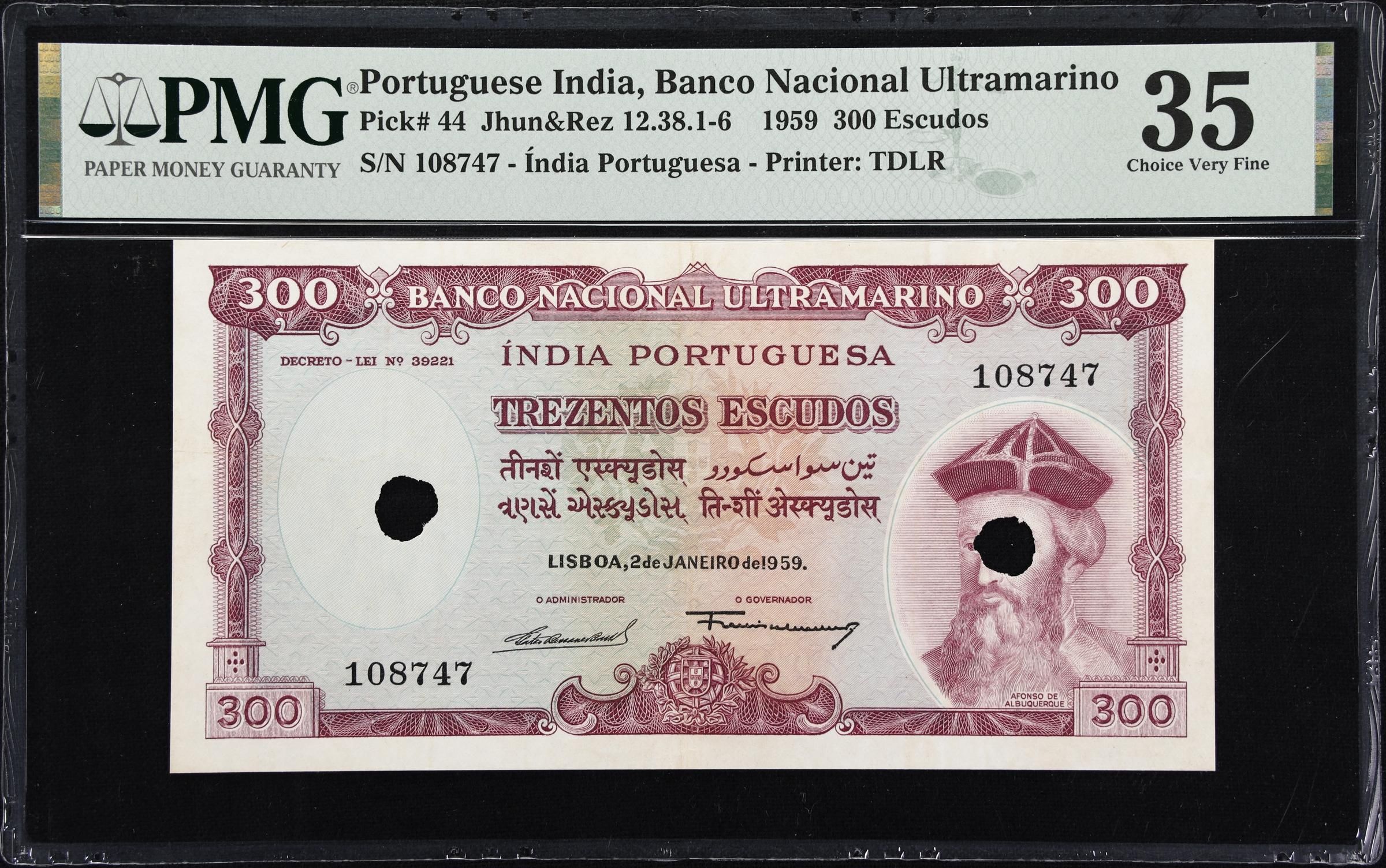 300 Escudos